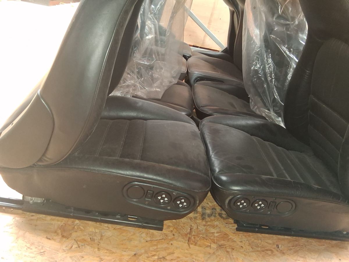 Sportstoelen zwart leer, elektrisch, paar