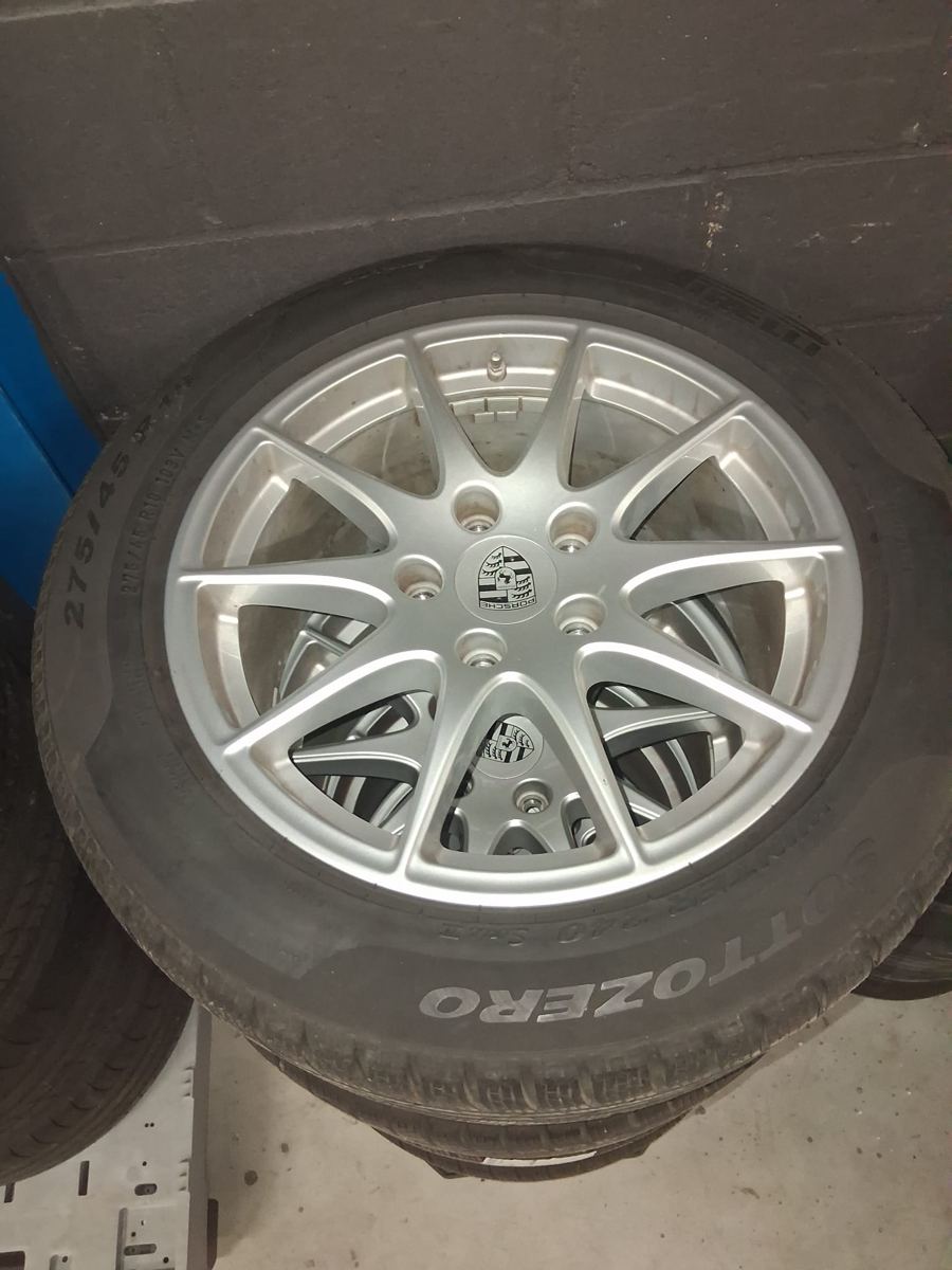 19 inch velgenset met Pirelli Sottozero winterbanden (Panamera-type, 5×130)