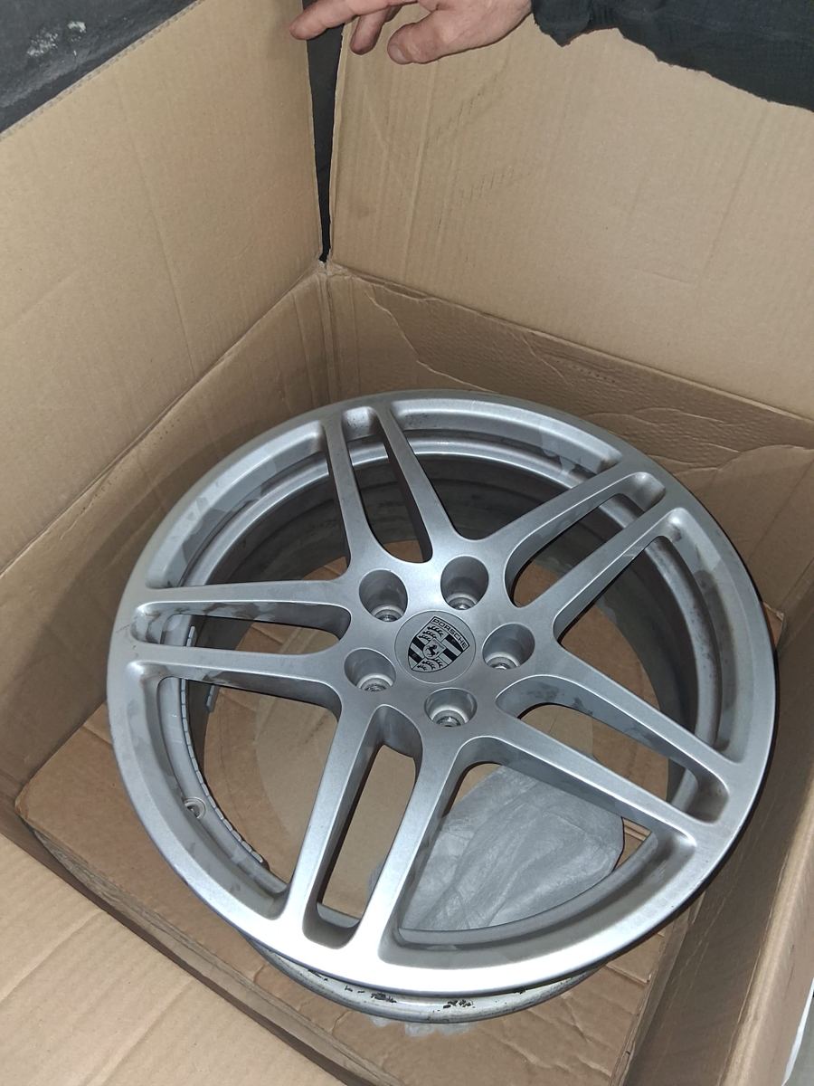 Macan 18 inch velgen 95B601025AR / AS, set van 4